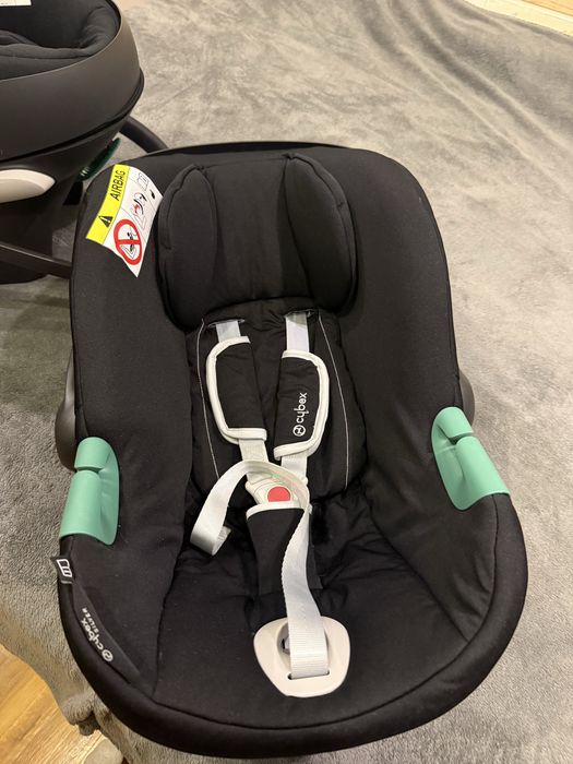 2 броя столчета за кола Cybex Aton B2 i-Size, цвят Volcano Black