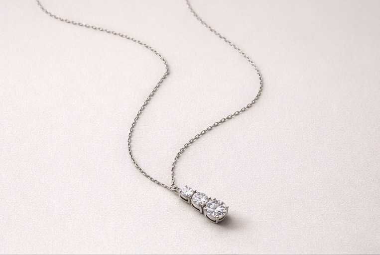 Colier Argint 925 cu 3 Moissanite – Efect Diamant | Nou, cu certificat