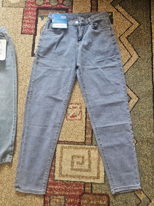 Продам джинсы женские