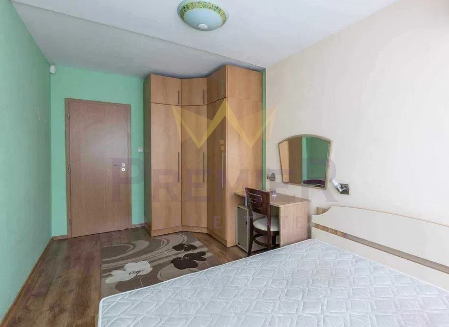 Дава се под наем Тристаен апартамент в Варна, Колхозен пазар - 90 кв.м за 500 € - Снимка #4