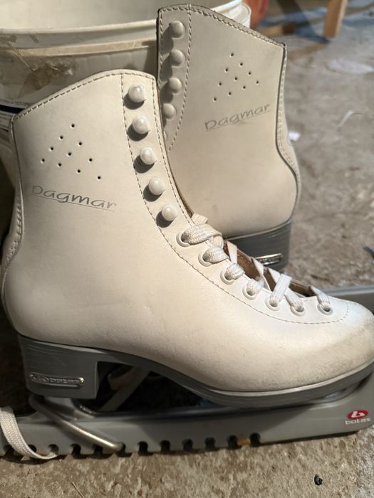 Продам коньки в хорошем состоянии