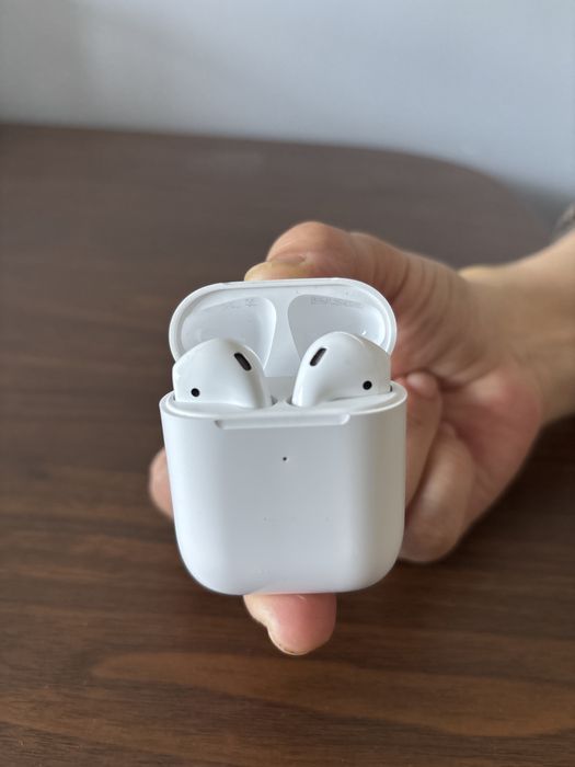 Airpods(Б/У),оригинальный.