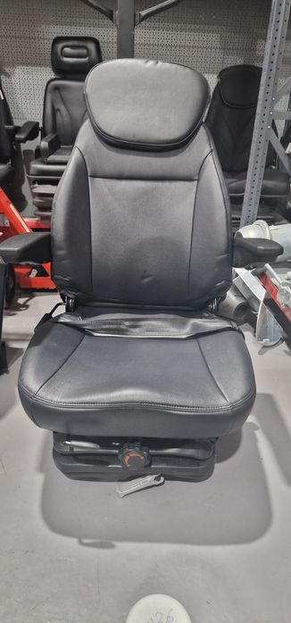 Scaun tractor cu suspensie reglabila pe kg import preț 1995 lei se poa