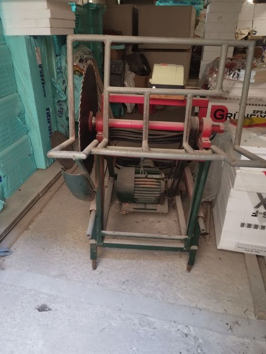 Циркуляр тип Люлка за рязане на дърва