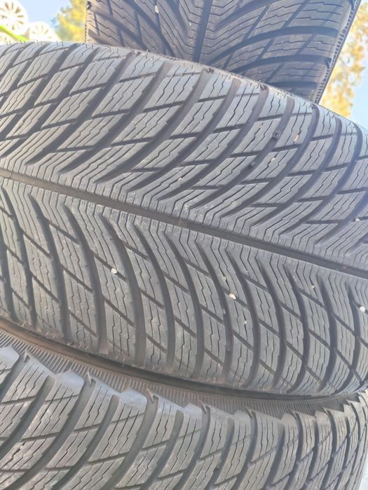 4 бр зимни 225/45/18 Michelin