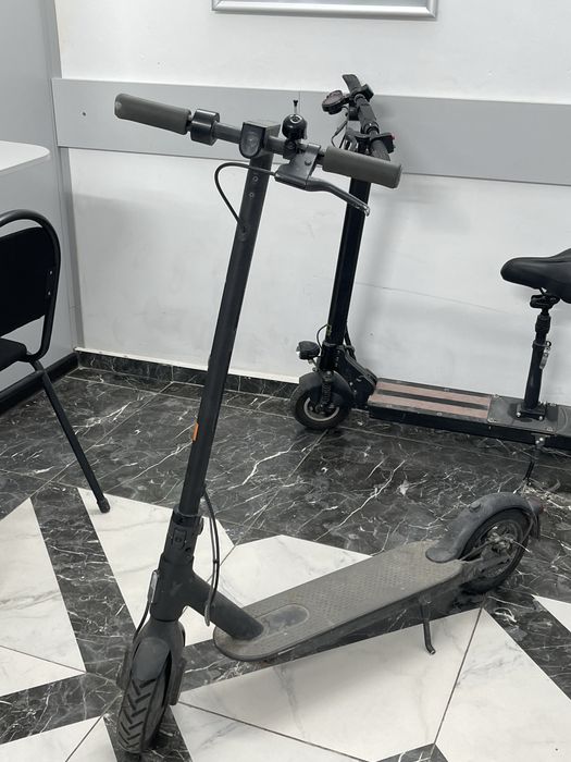Электросамокат Xiaomi Mi Electric Scooter номер лота 284156(Сарыкемер)