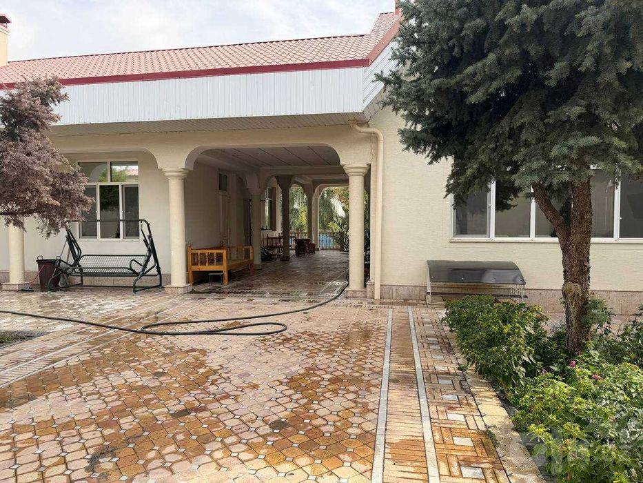 Продам дом на участке 14 соток с выходом на Бозсу.Кибрай.Сохибкор.
