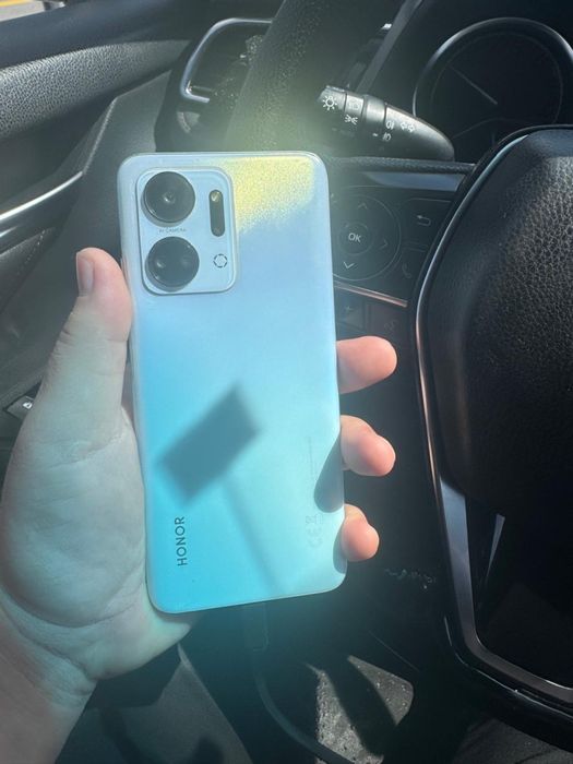Продам HONOR в хорошем состоянии