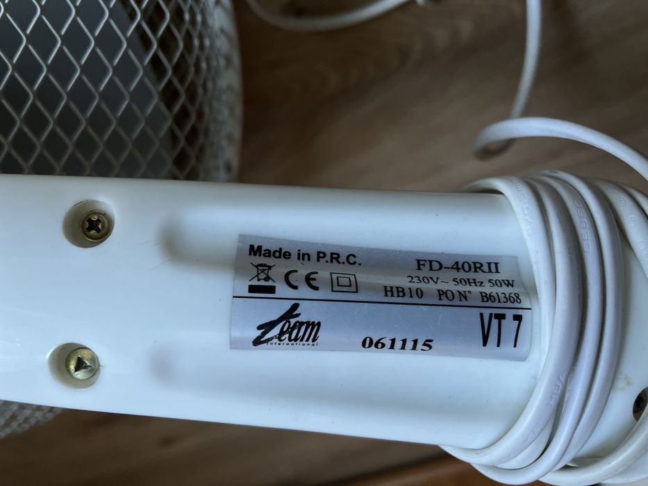 Ventilator pe picior, înalt – 50W, reglabil