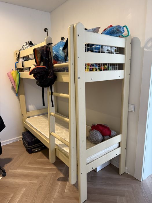 Продам кровать двухуровневую подростковую