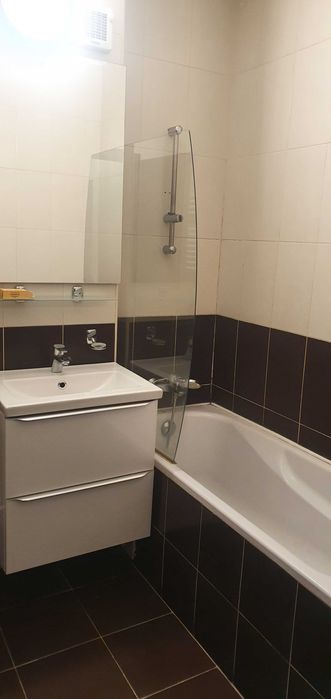 Apartament central  cu 2 camere si garaj