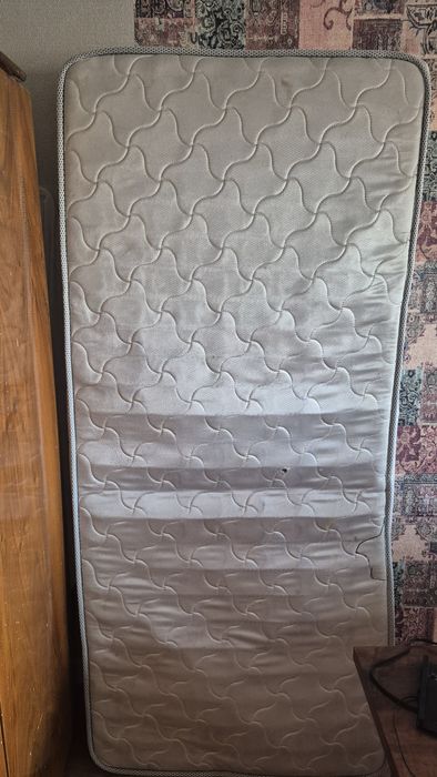 Отдам 2 матраса б/у