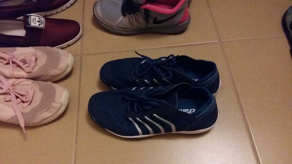 4 Adidasi si branturi pret redus