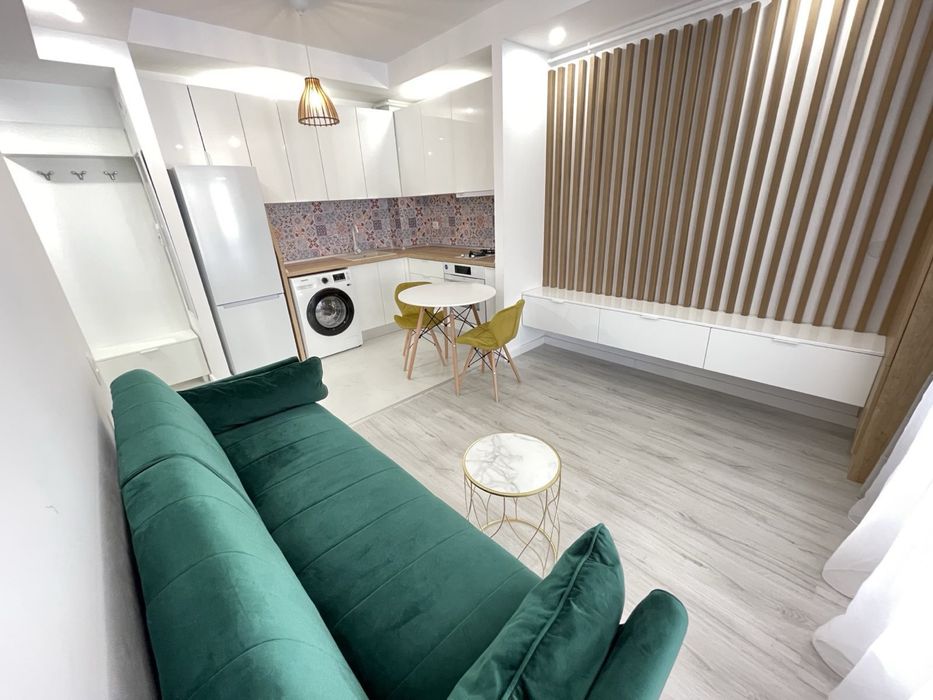 Apartament 2 camere de închiriat în Cosmopolis – parter, terasă mare, vedere și acces la piscină