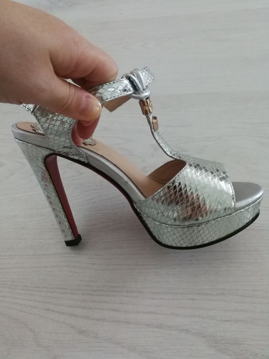 Продаются новые босоножки, очень удобные