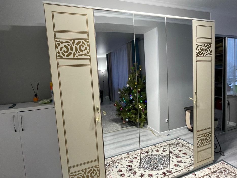 Продам спальный гарнитур