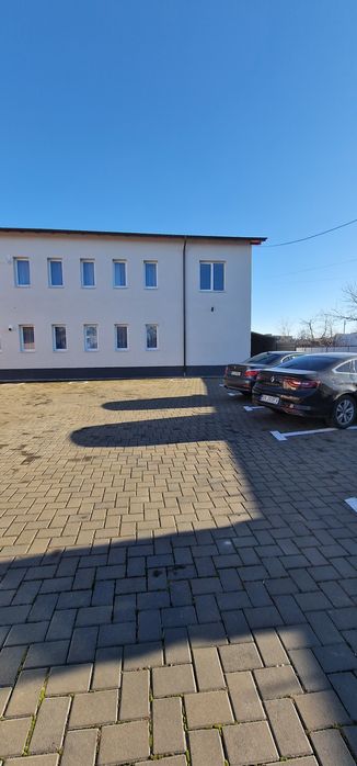 De inchiriat (termen scurt)