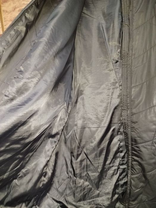 Женские куртка сотилади.