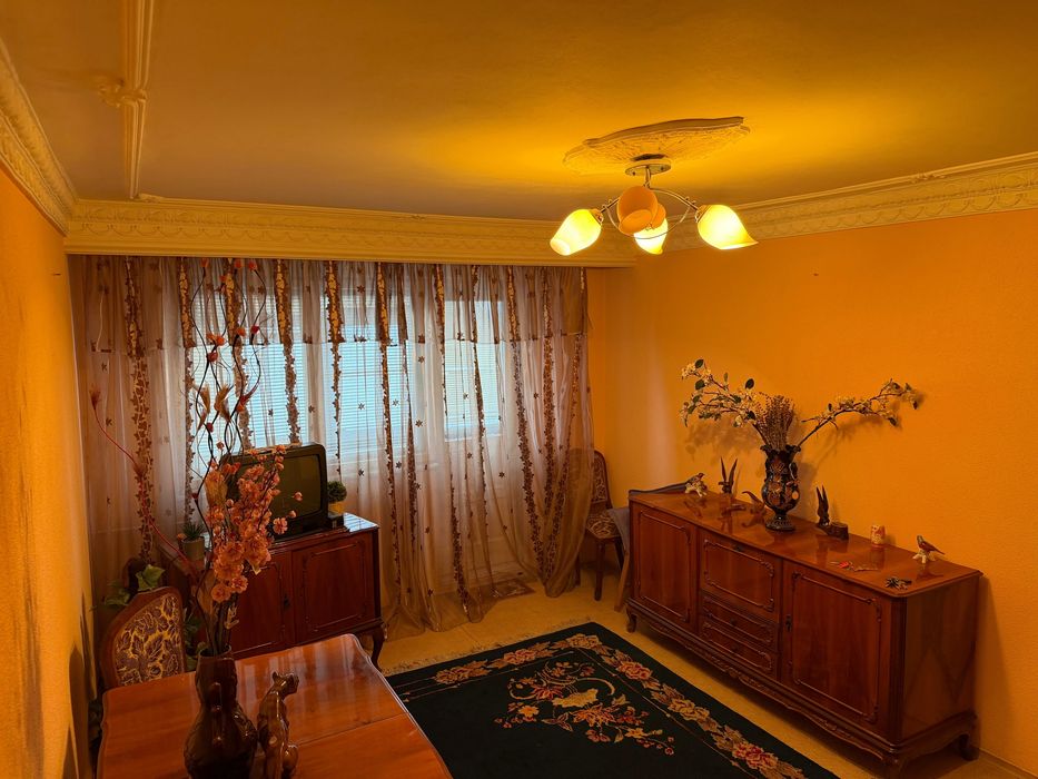 Vand Apartament 3 camere