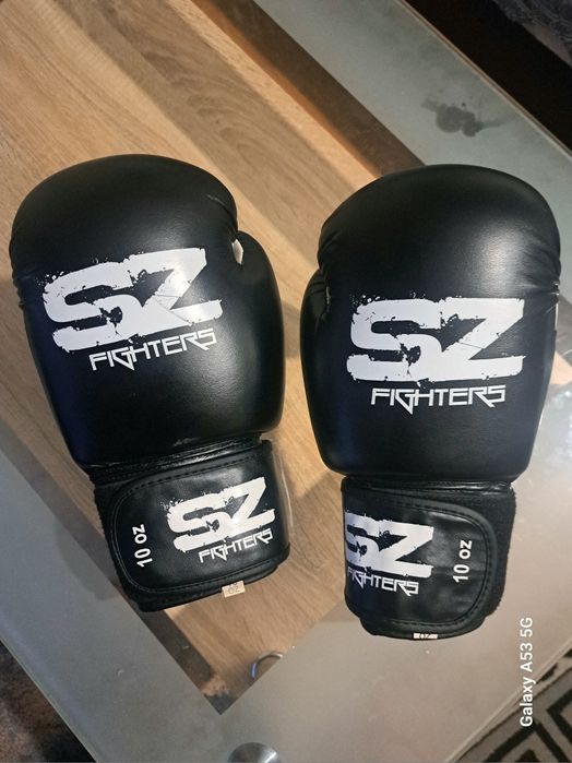 Боксови ръкавици