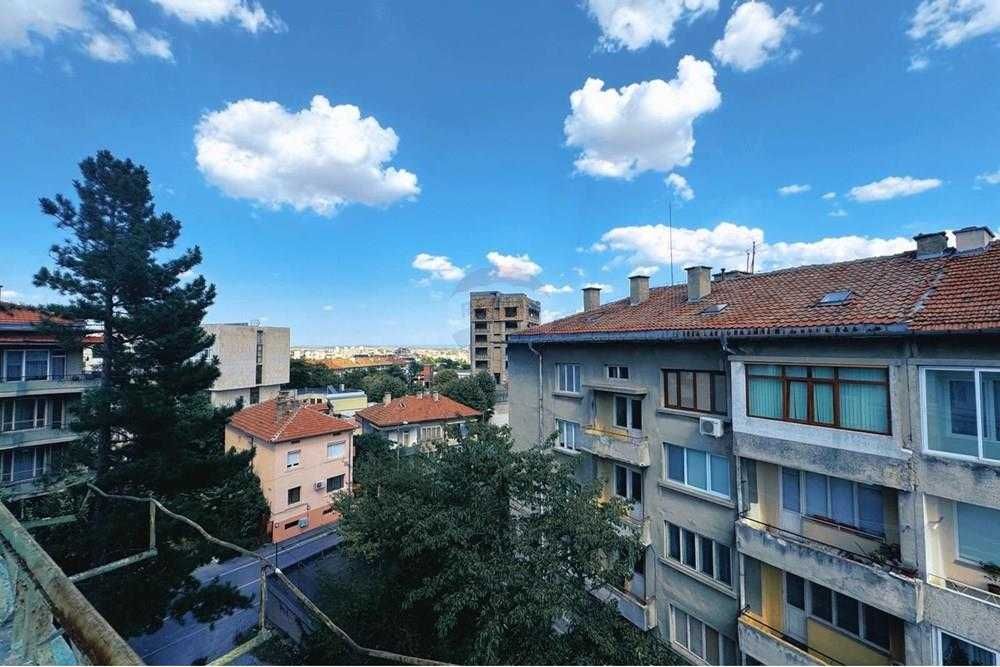 Продава се Многостаен апартамент в Шумен, Военно училище - 143 кв.м за 1248 €/кв.м - Снимка #3