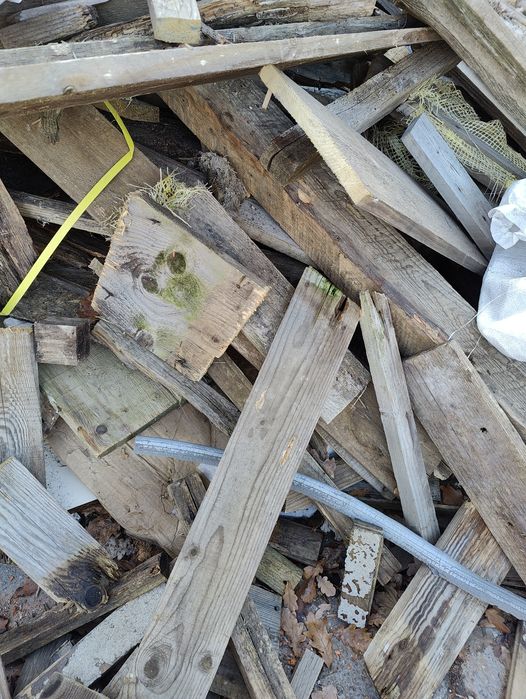 Vând lemne pentru foc