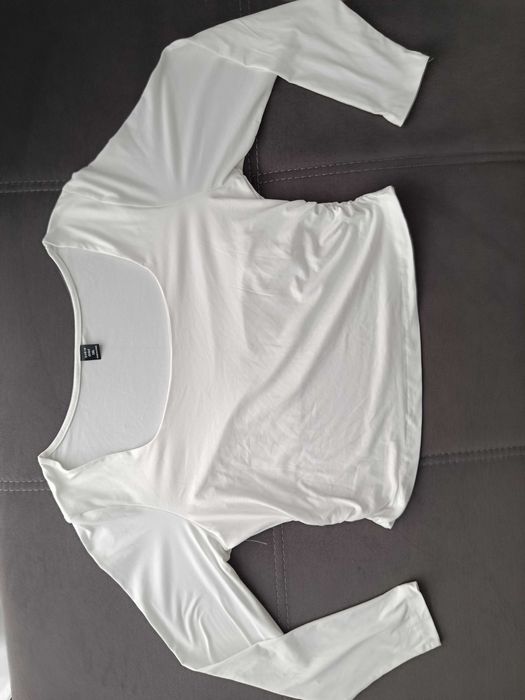 Комплект блузи бял и черен! НОВИ!