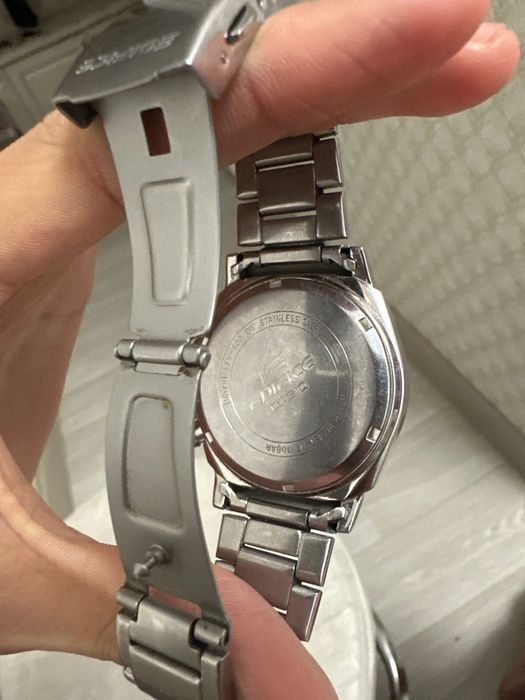Casio часы серебристый