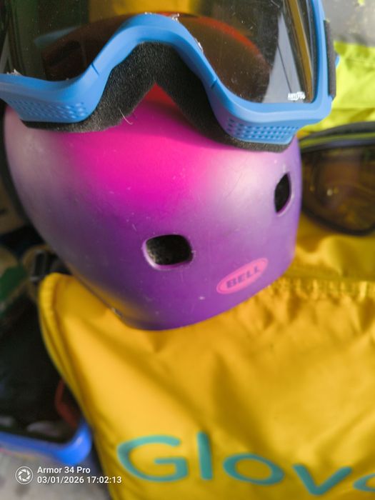 Ochelari moto ca si noi dupa cum se poate vedea si din foto