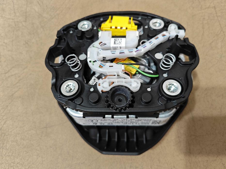 Продавам,чисто нов,оригинален airbag за волан VW-Фолксваген