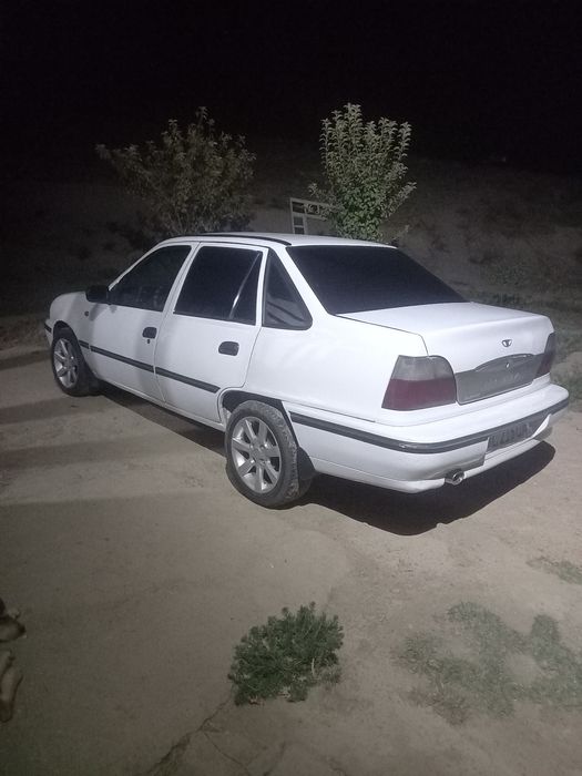 Neksiya 1 sotiladi cons 1,6 mator