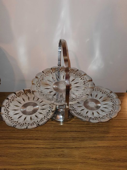 Сгъваема поставка за сладки / Бонбониера