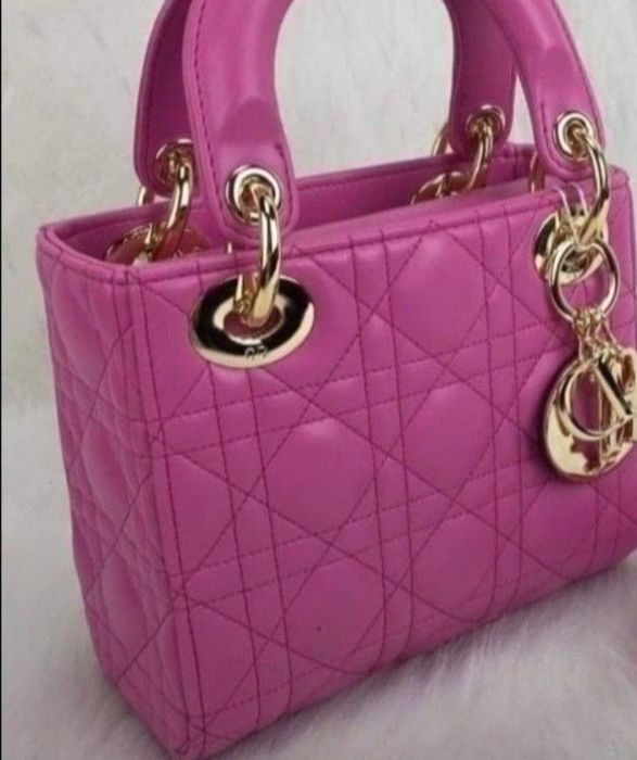 Geanta mini Dior,super model, accesorii metalice aurii, saculet, etich