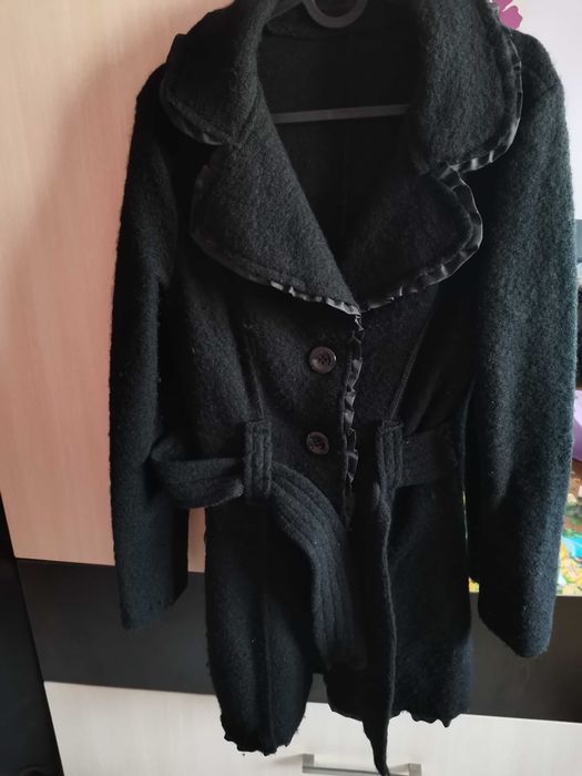 Дамско палто с  къдрички