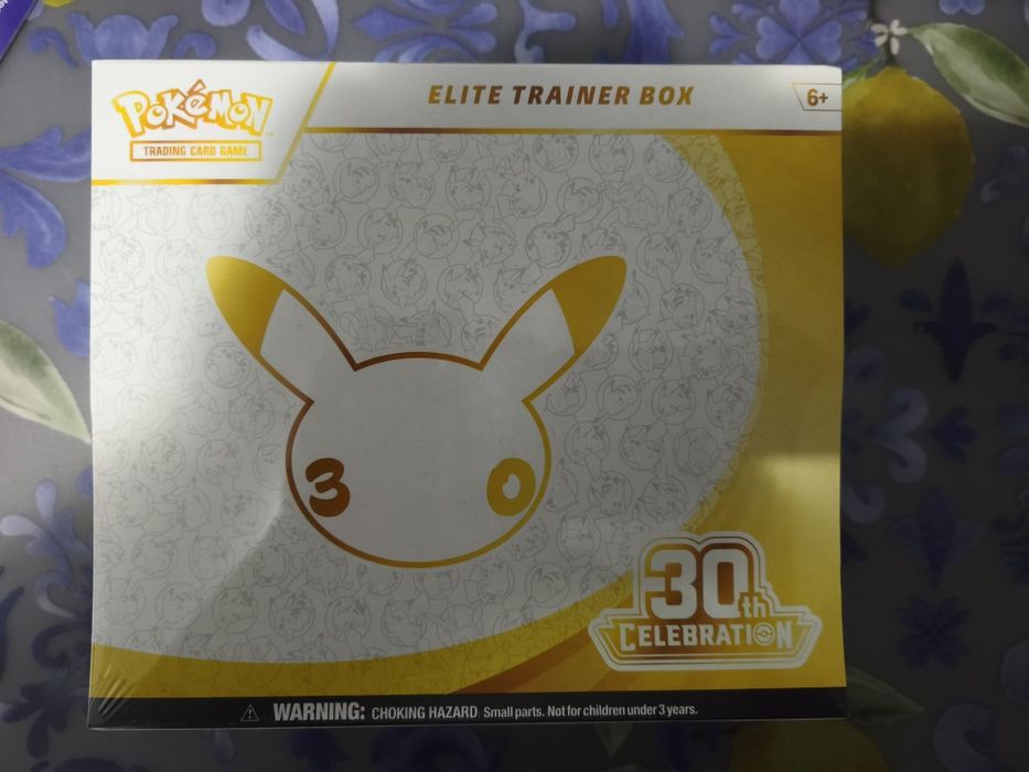 Pokemon card box de vanzare