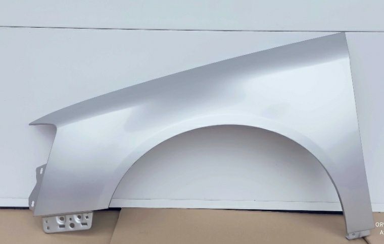 Aripa dreapta fata vopsita gri argintiu LA7W VW Passat B6 2005 - 2010