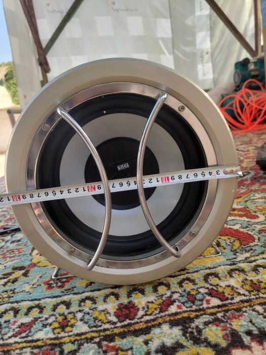 Сабвуфер встроенным усилителем