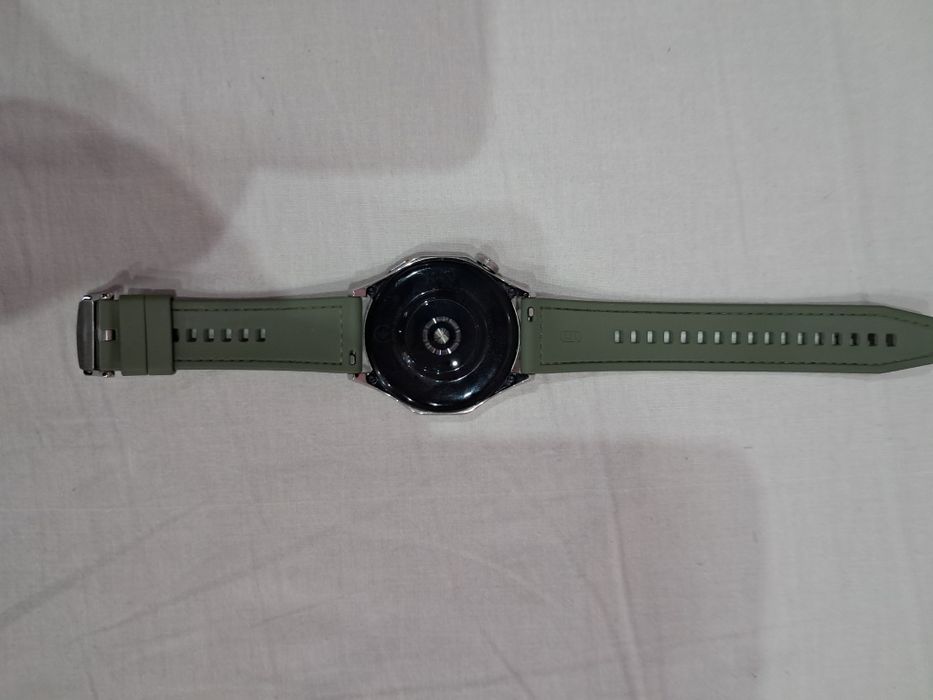 Продавам смарт часовник HUAWEI  GT4