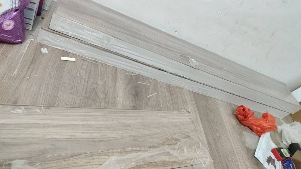 Продам  3 пачки ламинат 32 класс дуб эфес.