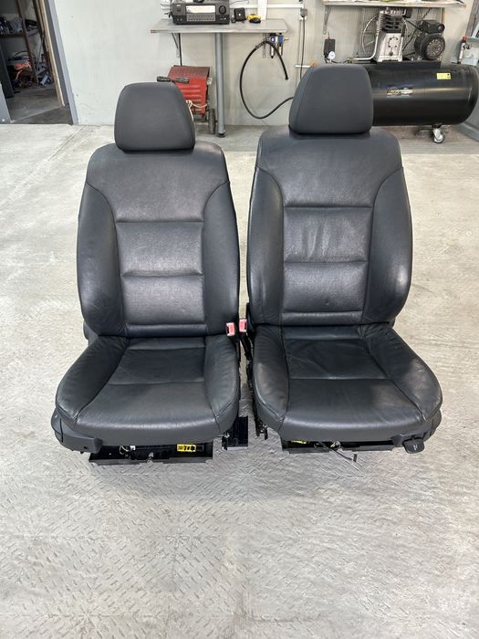 Scaune fata e60 electrice cu încălzire stare perfectă din piele