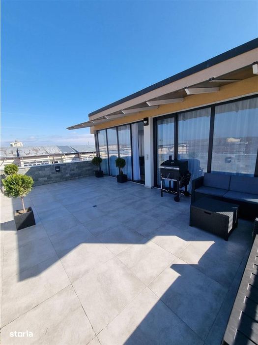 Apartament tip penthouse 2 camere si terasa proprie