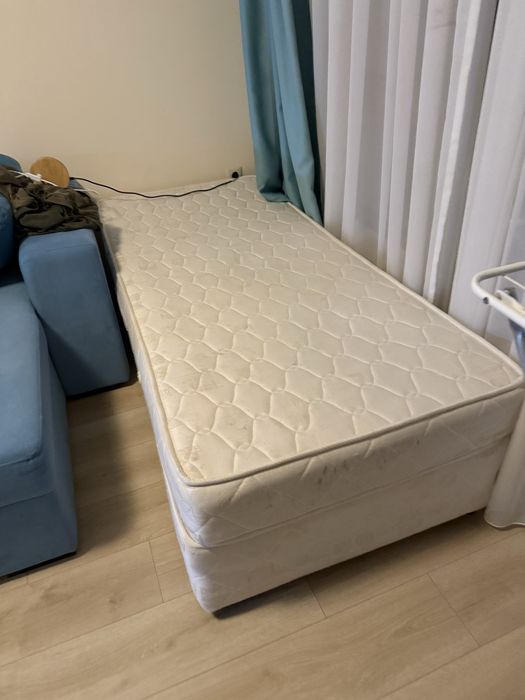 Единични легла 80×200 с матрак – 2 бр. СПЕШНО  ВАРНА!