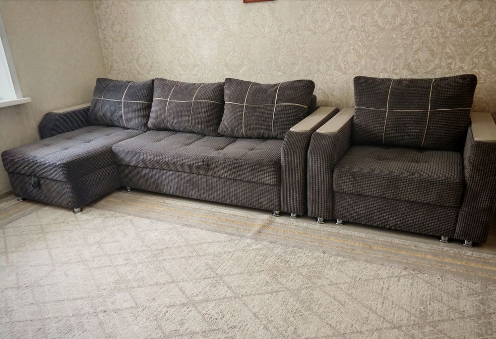 Диван. Б/у. Полностью все раскладывается.