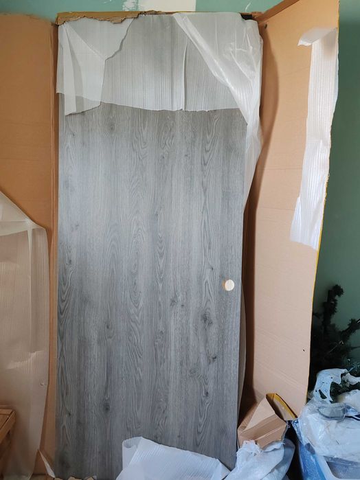 Vând ușa lemn culisantă