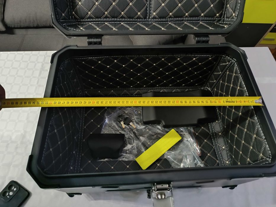 Куфар за мотоциклет универсален 45 литра чисто нов. 65 литра чисто нов