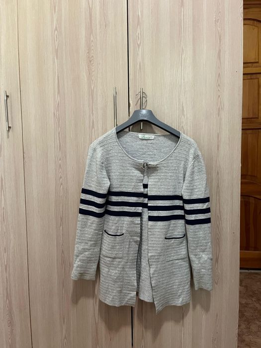 Продам школьные одежду