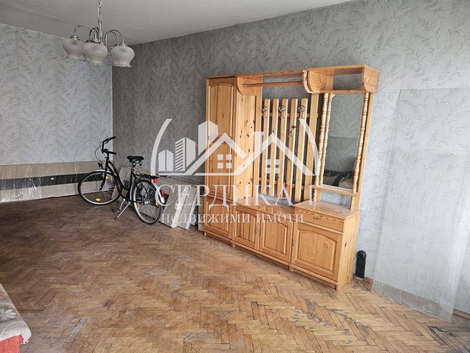 Продава се Двустаен апартамент в Дупница - 65 кв.м за 1076 €/кв.м - Снимка #1
