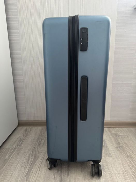 Продам чемодан, большой