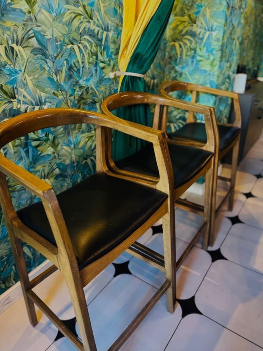 Стулья новый, в столовой