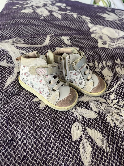 Бебешки кецове на ,, Колев и Колев”